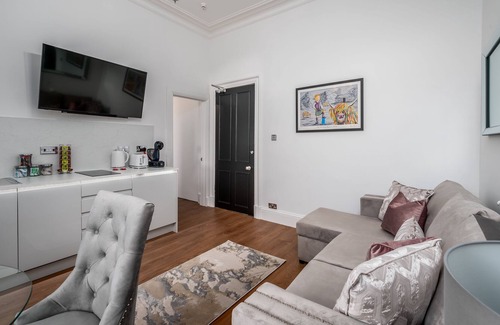 Broughty Ferry House | Casa Fresa - Tartan Suite - Broughty Ferry