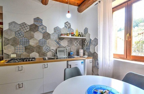 Spoleto House | Casa Geranio C: A modern and graceful apartment situated in a quiet location, a few minutes from the town center, with Free WI-FI.