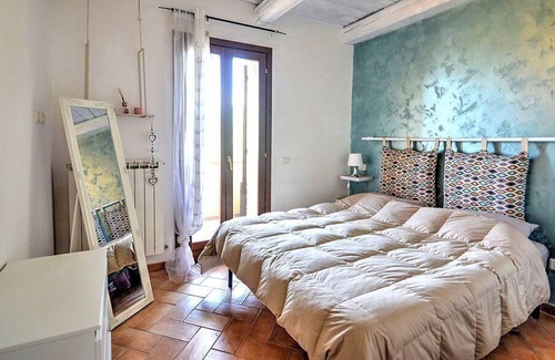 Spoleto House | Casa Geranio C: A modern and graceful apartment situated in a quiet location, a few minutes from the town center, with Free WI-FI.