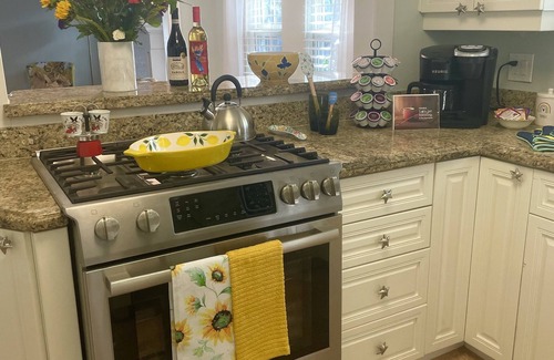 Grandview Heights House | Casa Gialla in West Palm Beach, Florida - minutes to Downtown and Palm Beach!