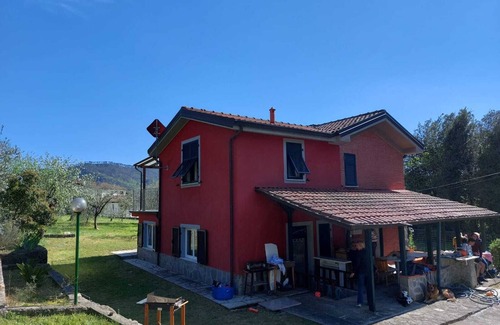 Follo Apartment | Casa Gianni Ampio Spazio Verde Recintato Ideale per Cani