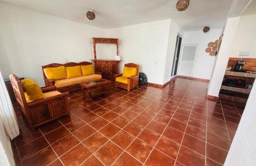 Los Tamarindos House | Casa Godmar with Starlink