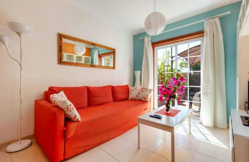 Las Rosas House | Casa Golfin - colorful house with large terrace in the sunny south