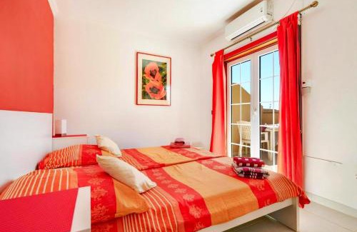 Las Rosas House | Casa Golfin