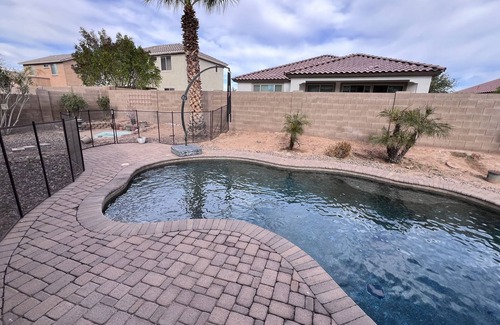 Casa Grande House | Casa Grande retreat 10 min from downtown, with a pool