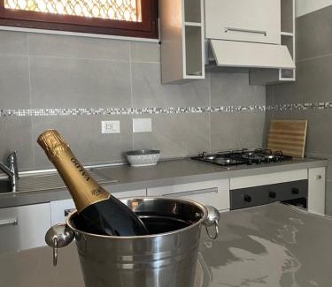 Vallecrosia Apartment | Casa grigio perla