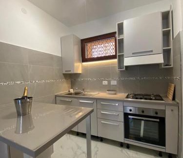 Vallecrosia Apartment | Casa grigio perla