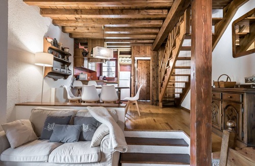 Unha Ski Chalet | Casa Guineu Cozy 3-story house in the beautiful town of Unha