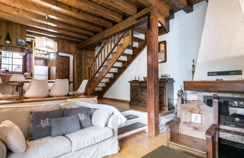 Unha Ski Chalet | Casa Guineu Cozy 3-story house in the beautiful town of Unha