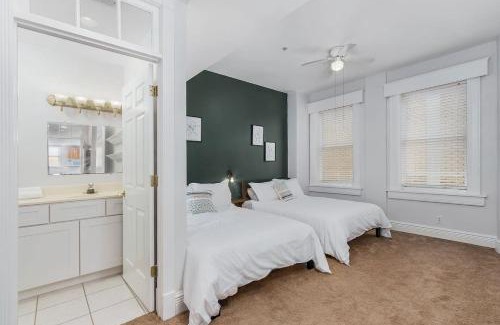 Downtown Historic District Apartment | Casa Historia Sleek 2B apt UNIQUE spot downtown