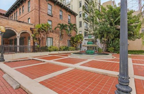 Downtown Historic District Apartment | Casa Historia Sleek 2B apt UNIQUE spot downtown