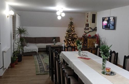 Harlau House | CASA Hora