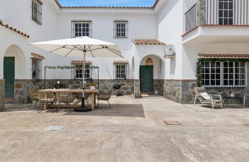 Pinos de Alhaurin Ski Chalet | Casa Immers - Villa 4 Bedroom Pool & Garden Pinos de Alhaurin