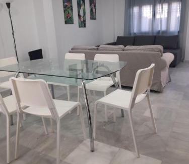 Nervion House | CASA INDEPENDIENTE EN NERVION JUNTO A PARADA DEL METRO