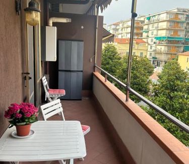 Albenga Apartment | Casa Irene, in centro zona tranquilla e vicino alle spiagge