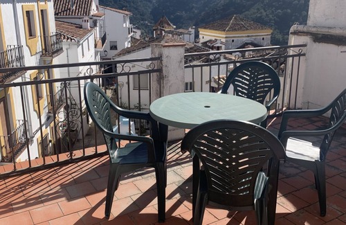 Jubrique House | Casa Isabel, Naturaleza y Descanso en la Serranía