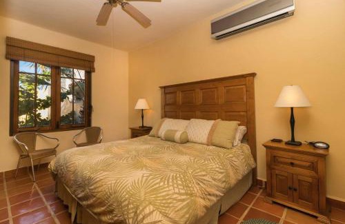 Nopolo House | Casa Isla 2BR by Casago
