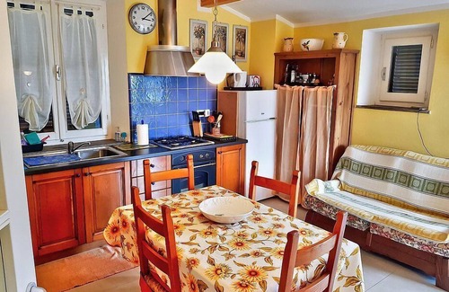 Castiglione della Pescaia House | Casa Melampo: A graceful apartment that covers the entire top floor of an ancient country manor situated in the heart of the Tuscan countryside.