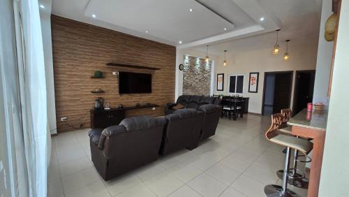 San Benito House | Casa Itza