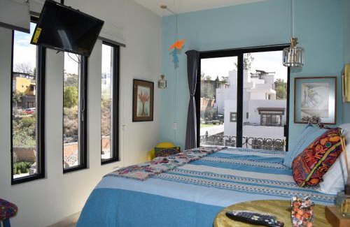 San Miguel de Allende Bed & Breakfast | Casa Itzae La Antigua Dog Friendly