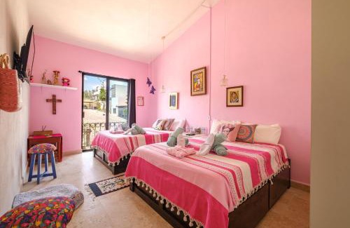 San Miguel de Allende Bed & Breakfast | Casa Itzae La Antigua Dog Friendly