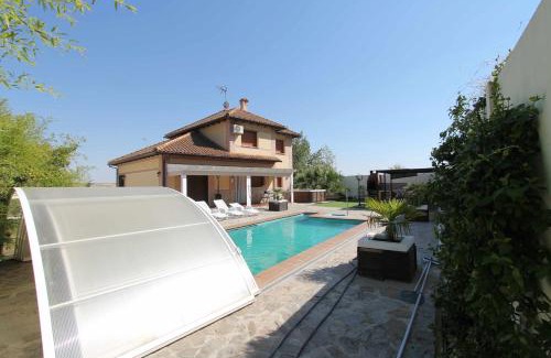Sesena House | Casa Jardin del Valle TuCasaTemporal