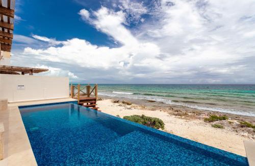 Isla Mujeres Villa | Casa Javi- Ocean Front located Mid Isla Mujeres