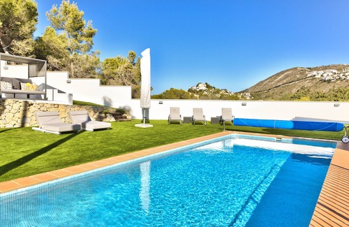 Paichi Villa | Casa Jem - a fabulous, modern, family villa for 8 guests