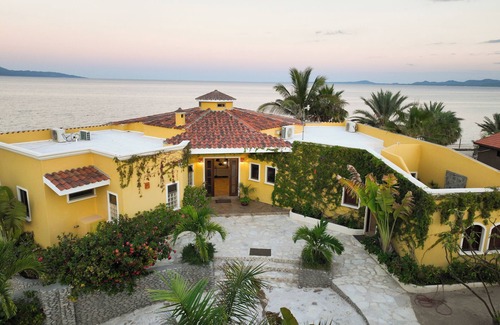 El Sargento House | Casa Kalalita – 5 BDR Oceanfront Retreat in El Sargento with Casita