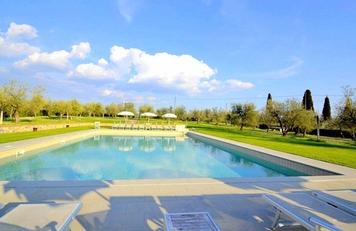 Barberino Tavarnelle House | Casa Katia A: A pleasant and spacious two-story apartment in the characteristic style of the Tuscan countryside, with Free WI-FI.