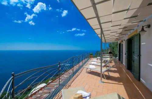 Furore House | Casa L'incanto in Amalfi Coast con terrazza vista mare