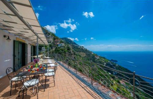 Furore House | Casa L'incanto in Amalfi Coast con terrazza vista mare