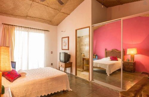 Marina Vallarta Bed & Breakfast | Casa La Columna