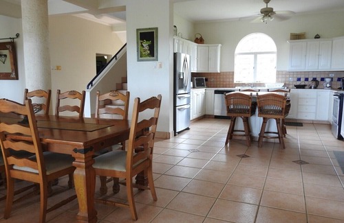 Black Rock Villa | Casa La Mancha - your own private villa with infinity-edge swimming pool