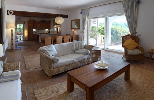San Ambrosio House | Casa La Oliva - Very spacious villa with pool in quiet area