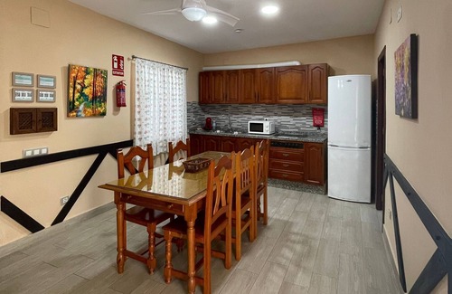 Isla Cristina House | Casa La Peña (Pet friendly) 1 min drive from the beach!