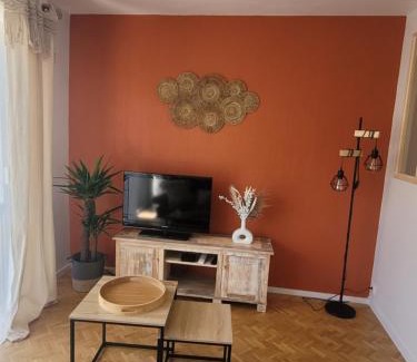 Brive-la-Gaillarde Apartment | Casa Labrousse