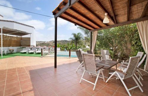 Moya Villa | Casa Las Flores