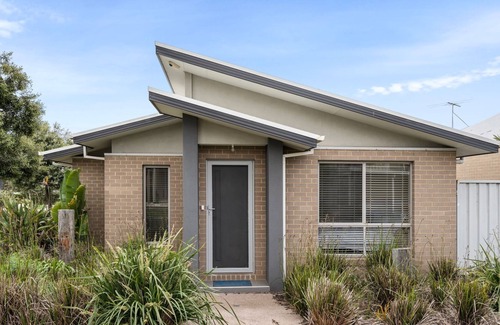 Indented Head House | Casa Laut house next to the beach