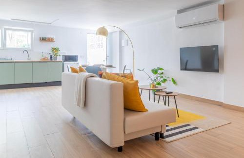 Torremolinos Apartment | Casa Lima - spacious souterrain studio close to the beach