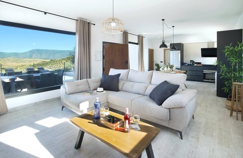 El Gastor Villa | Casa Lola - Three Bedroom Villa, Sleeps 6