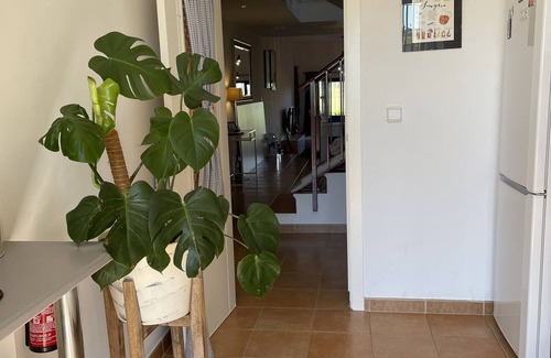 San Roque House | Casa Longy, modern and spacious, beach and golf, family holiday home