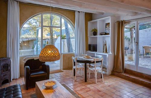 Canyelles House | Casa Los Arcos at Masia Nur Sitges, Adults only