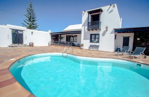 San Bartolome House | casa los veroles lanzarote