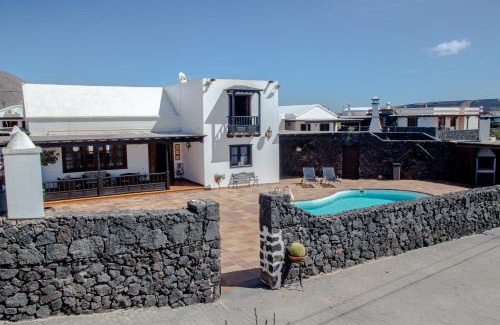 San Bartolome House | casa los veroles lanzarote