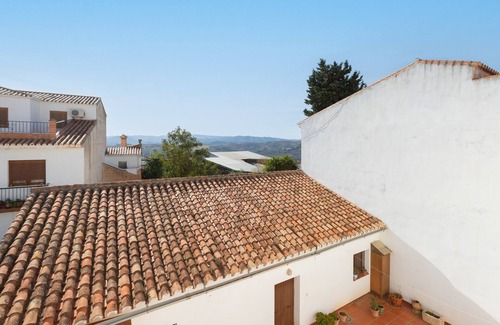 Periana House | CASA LUCIA - ADULTS ONLY - Traditional town house with patio and barbecue - Free Wifi