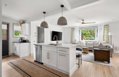 Charleston Apartment | Casa Luna | Downtown | Hampton Park