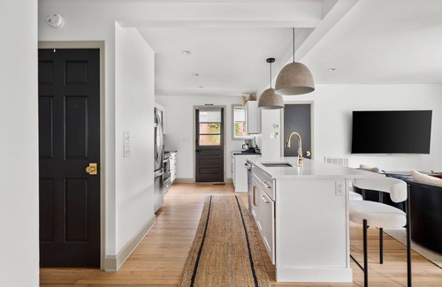Charleston Apartment | Casa Luna | Downtown | Hampton Park