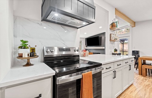 Buford Highway House | Casa Luna Sauna Cold Plunge Wellness Retreat
