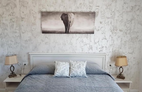 Douazeci si Trei August House | Casa Magnolia